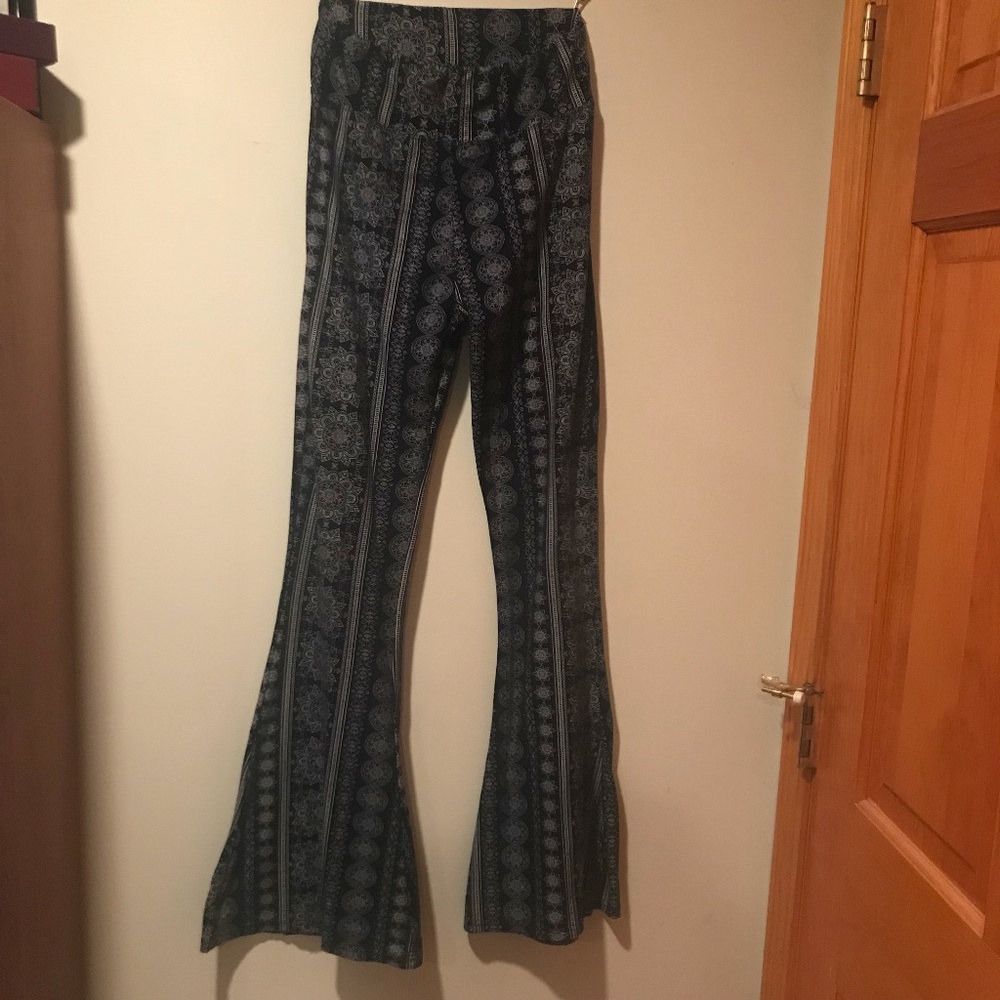 Satina Mandala Print Blue Yoga Pants | Size: M
